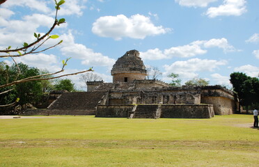 Capture the timeless beauty of Chichen Itza – an iconic UNESCO World Heritage Site showcasing the grandeur of Mayan civilization with its majestic pyramids, ancient temples, and rich cultural history.