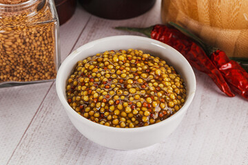 Spicy mustard sauce with seeds