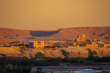 Obraz premium River, wadi in Morocco near the city of Ait Ben Haddou.