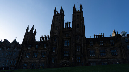 Obraz premium New college building showing its majestic gothic architecture in edinburgh, scotland