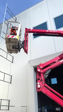 aerial platform for working in safe conditions