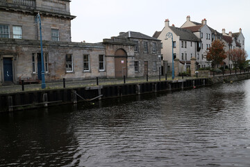 Fototapeta premium Water side between customs wharf, commercial street - Leith - Edinburgh - Scotland - UK