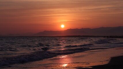 대한민국, 부산, 해수욕장, 바다, 12월3일, 일몰, 일출, 동그라미, 윤슬, 석양, 바다, 대양, h2o, 태양, sky, 물가, 일출, 네이처, 구름, 경관, 물결, 저녁, 구름, orange, 여름, 연안, 물결, 새벽, 수평선, 오늘밤, 라이트, red, 여행