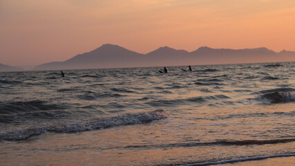 대한민국, 서핑, 핑크하늘, 물놀이, 노을, 산, 하늘, 바다, 석양, 바다, h2o, 대양, 태양, sky, 일출, 물가, 네이처, 경관, 구름, 물결, 저녁, orange, 연안, 오늘밤, 수평선, 섬, 구름, 경치, red, 호수, 여름, 물결