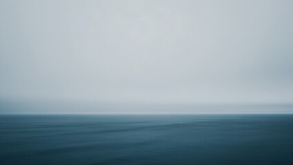 Fototapeta premium Serene Ocean Under a Cloudy Sky