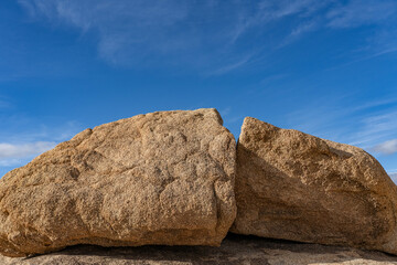 Weathered Granitic Rocks. White Tank Quartz Monzonite. Skull Rock Nature Trail，Joshua Tree...