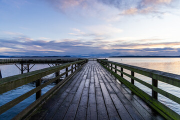 Fototapeta premium Scenic Sunrise at Sidney Pier on Vancouver Island, British Columbia
