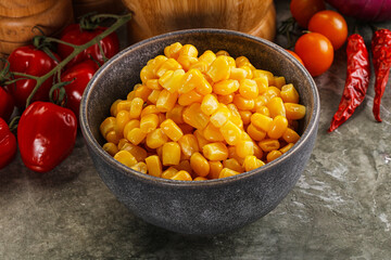 Sweet canned ripe corn grain