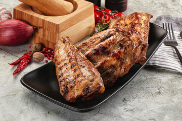 Grilled pork ribs with spices