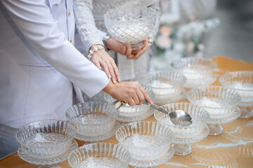 Thai wedding culture that will give a brunch to monk