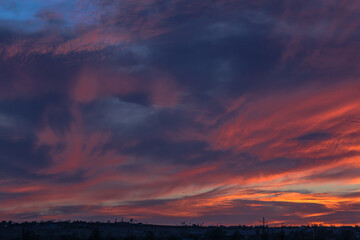 Fototapeta premium Vibrant Twilight Glow with Dramatic Colors