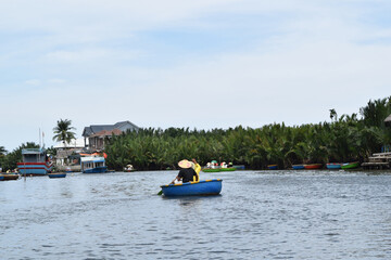 Obraz premium Let's ride coconut boat in Hoi An!