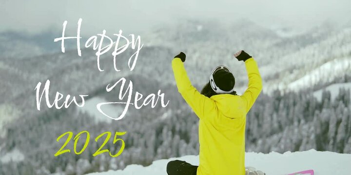 Życzenia Happy New Year 2025 w tle zimowy krajobraz g&oacute;rski oraz osoba uprawiająca aktywnie sport