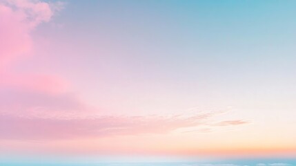 Obraz premium A soft, blurred gradient background in pastel shades of blue, green, yellow, and pink.