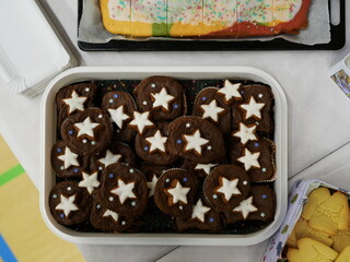 Chocolate brownies are small hand-sized cake portions that are very popular