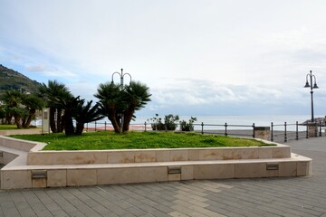 PAESAGGIO URBANO DI MAIORI,COSTIERA AMALFITANA,ITALIA,2 DICEMBRE 2024.