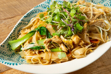 stir fried noodles with vegetables