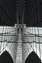 Fototapeta premium Black and White Brooklyn Bridge at Night