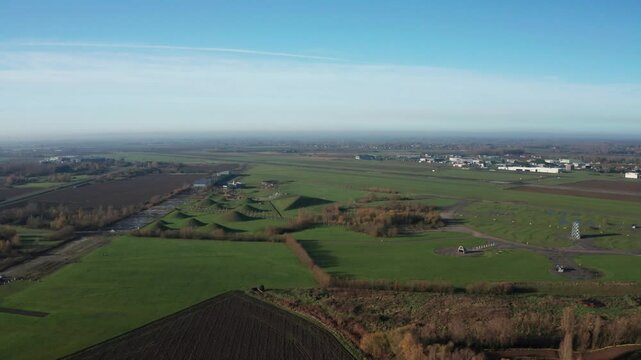 plan fixe d'un petit a&eacute;roport dans le nord de la France