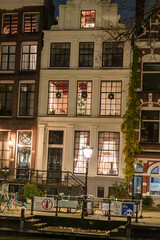 Amsterdam in Holland bei Nacht