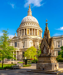 Obraz premium St. Paul's cathedral in London, UK