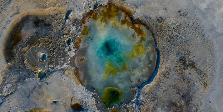 Transcendent Inks: A Mesmerizing Dive into the World of Liquid Art
