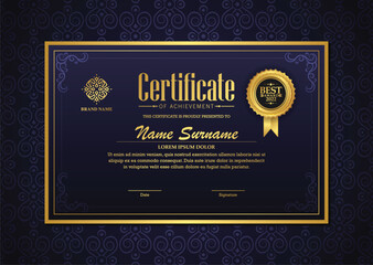 Elegant purple certificate of achievement award template