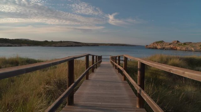 Camino de madera hacia el mar 100FPS