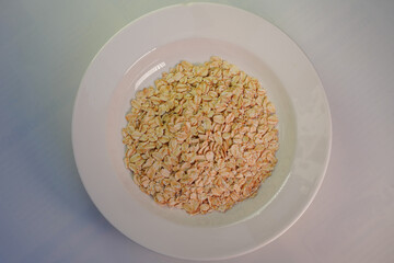 Ready-to-eat dry oats