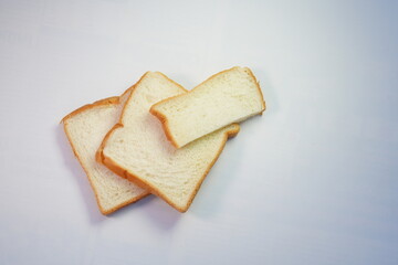 2 and a half slices of bread, ready to eat