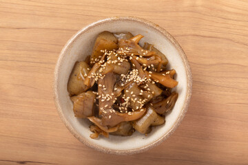 舞茸とこんにゃくの煮物