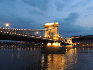 Fototapeta premium Chain bridge at night - Budapest - Hungary