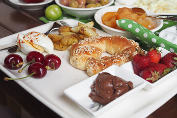 A Delicious and Appetizing Breakfast Spread Featuring Fresh Fruits and Pastries