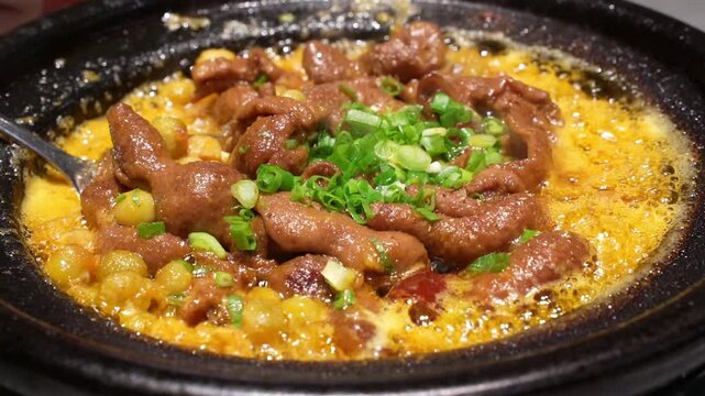 Szechuan cuisine - the pig's intestines with peas