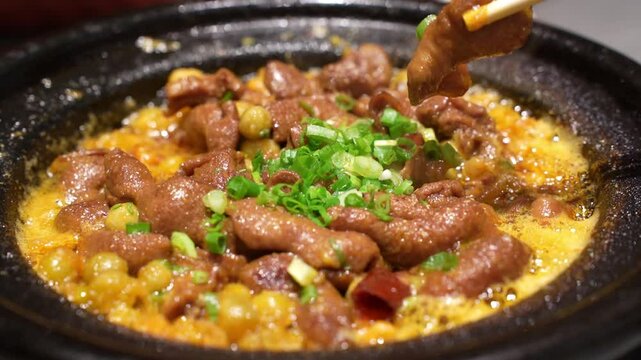 Szechuan cuisine - the pig's intestines with peas