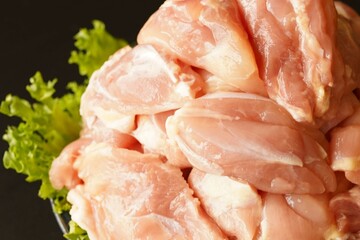 国産鶏もも　カット済