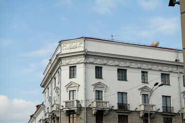 Obraz premium The facade of the house is decorated with elements popular during the Soviet Union