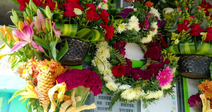Flores en el cementerio de Guatemala, pante&oacute;n 1 de noviembre