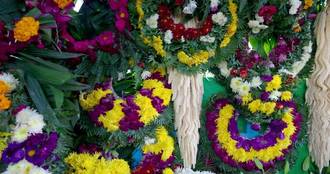 Flor&aacute;nima, Cementerio, con las flores coloridas, Pante&oacute;n