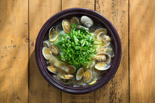 Japanese one-pot dish of scallion and Japanese parsley