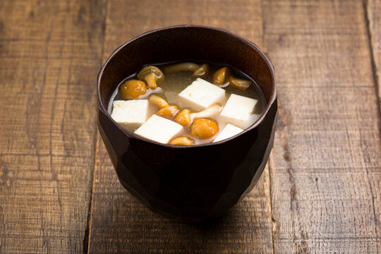 Nameko mushroom and tofu miso soup