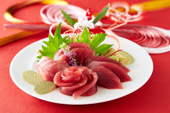 Image of raw tuna sashimi