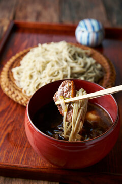 Photograph of the process of making duck seiro soba