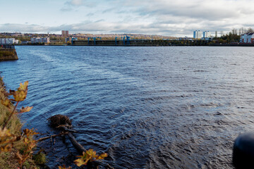 Obraz premium Gateshead UK: 29th Oct 2024: Dunston Staiths view from Newcastle side of the River Tyne on a sunny autumn day