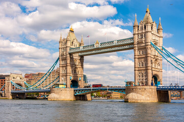 Obraz premium Famous Tower bridge over Thames river, London, UK