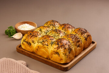 Korean Garlic Cheese Pull Apart Bread
