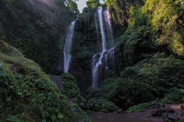 tropische Wasserfälle