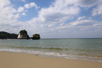 晴れた日の海辺の景色