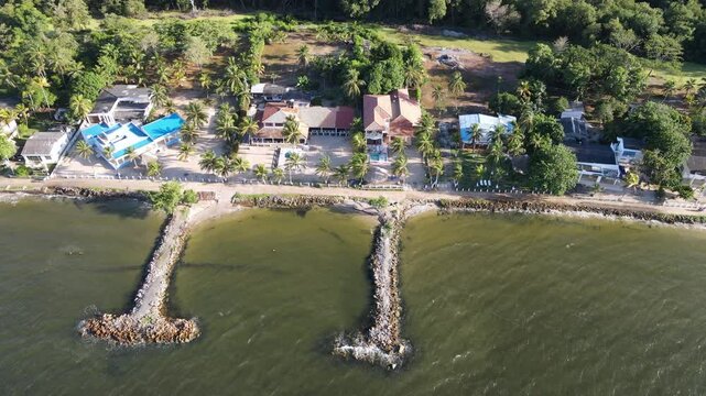 Video a&eacute;reo realizado con drone durante un hermoso atardecer en Playa Blanca, Municipio de San Antero, Cordoba, Colombia.