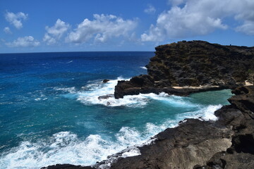 The turquoise blue ocean and beautiful paradise beaches and landscapes of Oahu island, Hawaii